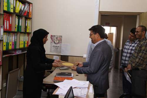 تقدیر از فرزند شهید محمود دژبانپور از سرنشینان هواپیمای مسافری ایران